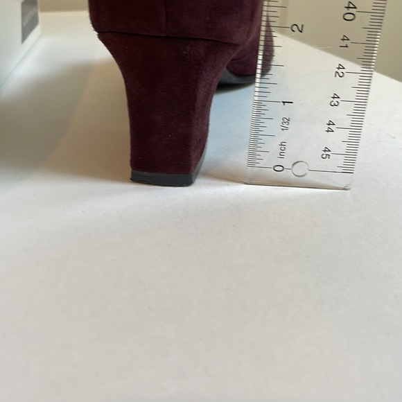 Karen Scott “wine” suede heel shoe 8M with box - Picture 8 of 8